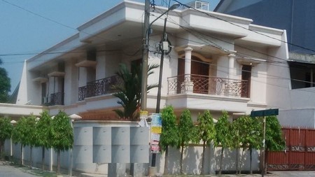 Rumah Hoek 2 Lantai di Sunter