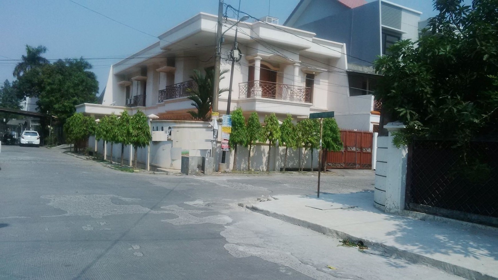 Rumah Hoek 2 Lantai di Sunter