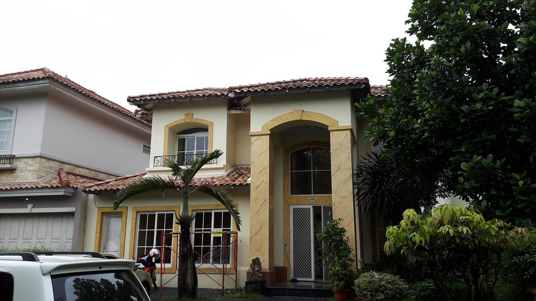 Disewakan Rumah Taman Beverly Golf - Lippo Karawaci