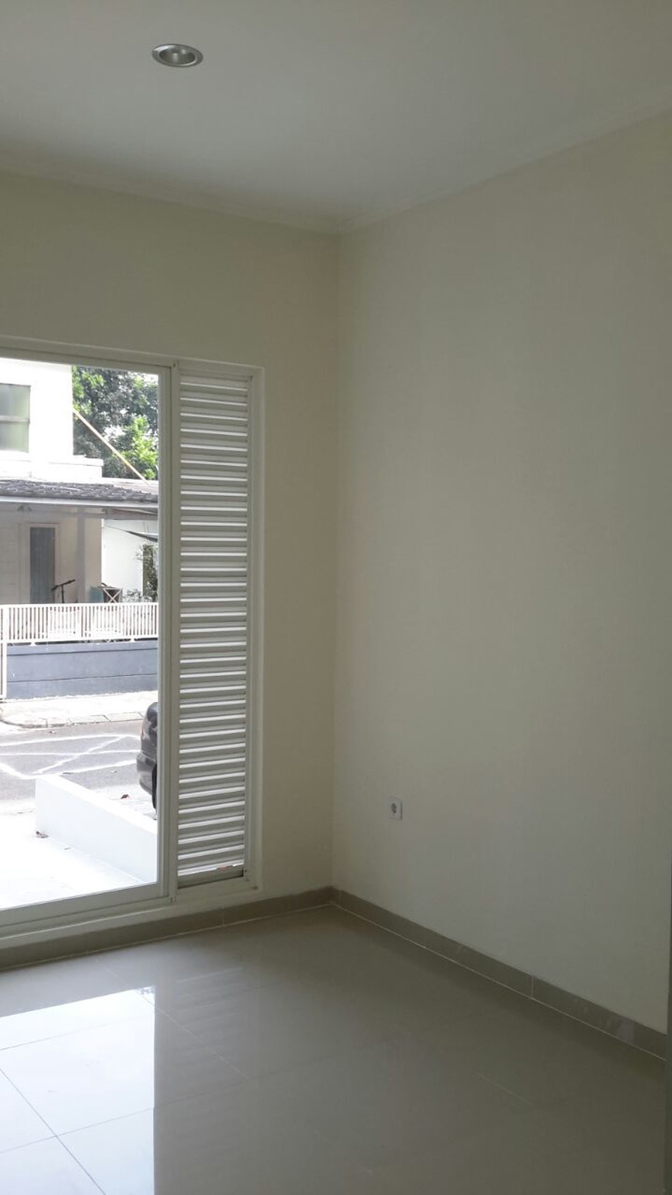 rumah brand new lokasi premium, bintaro