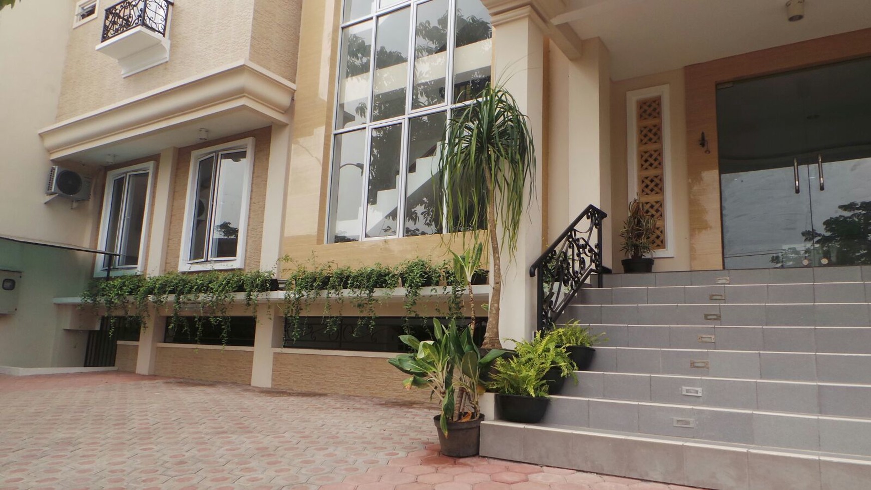 Kos-kosan Bagus,pinggir jalan di Neglasari Tangerang