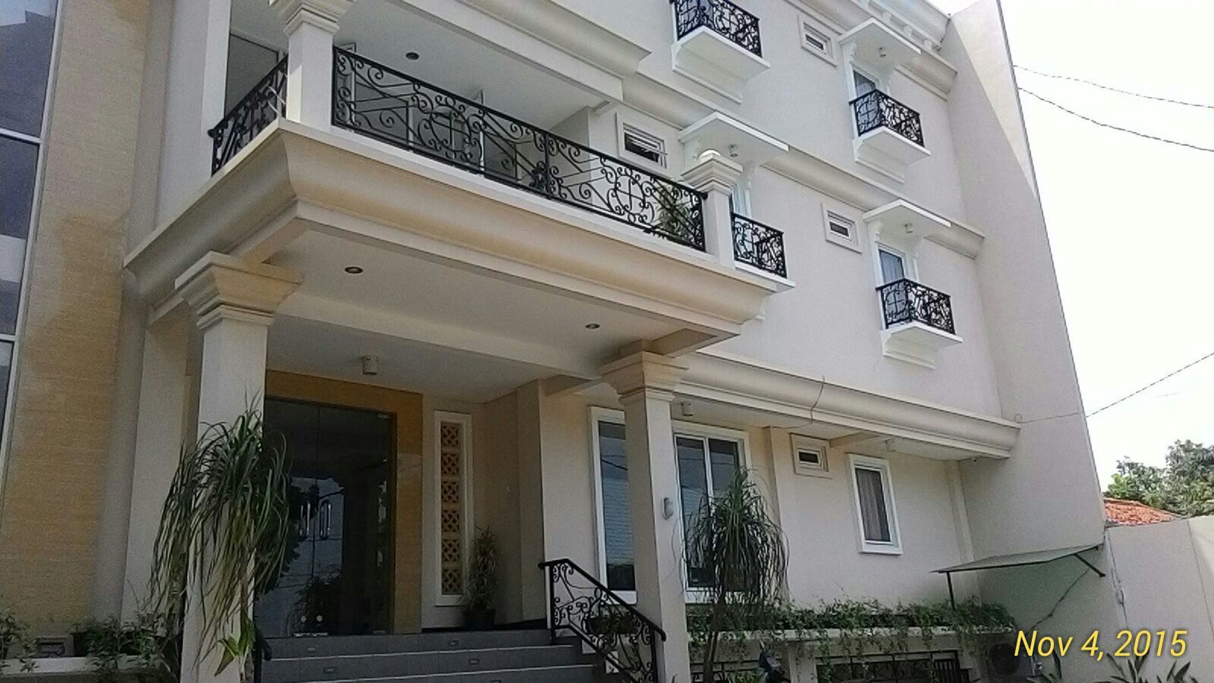 Kos-kosan Bagus,pinggir jalan di Neglasari Tangerang