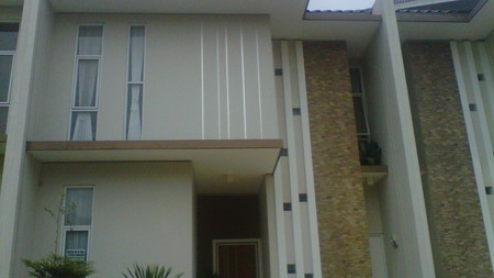 Townhouse di Krukut Cinere