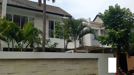 Yearly Rent Villa 3 Bedrooms Fully Furnish Sunset Area, Kuta Clean and Secure Area