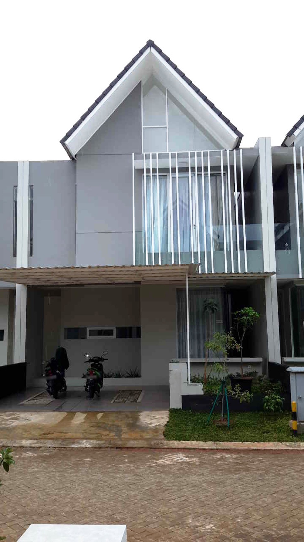 Rumah Nyaman dan Siap Huni di Kawasan Discovery, Bintaro