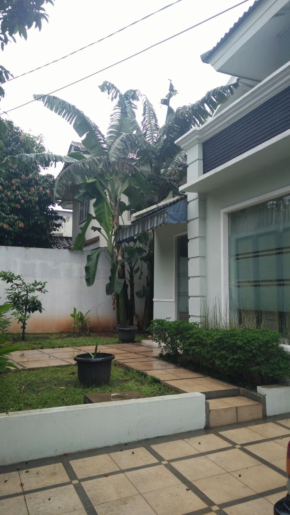 Rumah pinggir jalan,luas tanah 255,strategis  di Sektor 9 Bintaro Jaya
