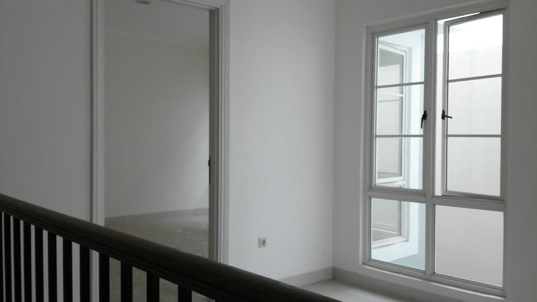 Diiual / Disewakan Rumah Taman Rolling Hill - Lippo Karawaci