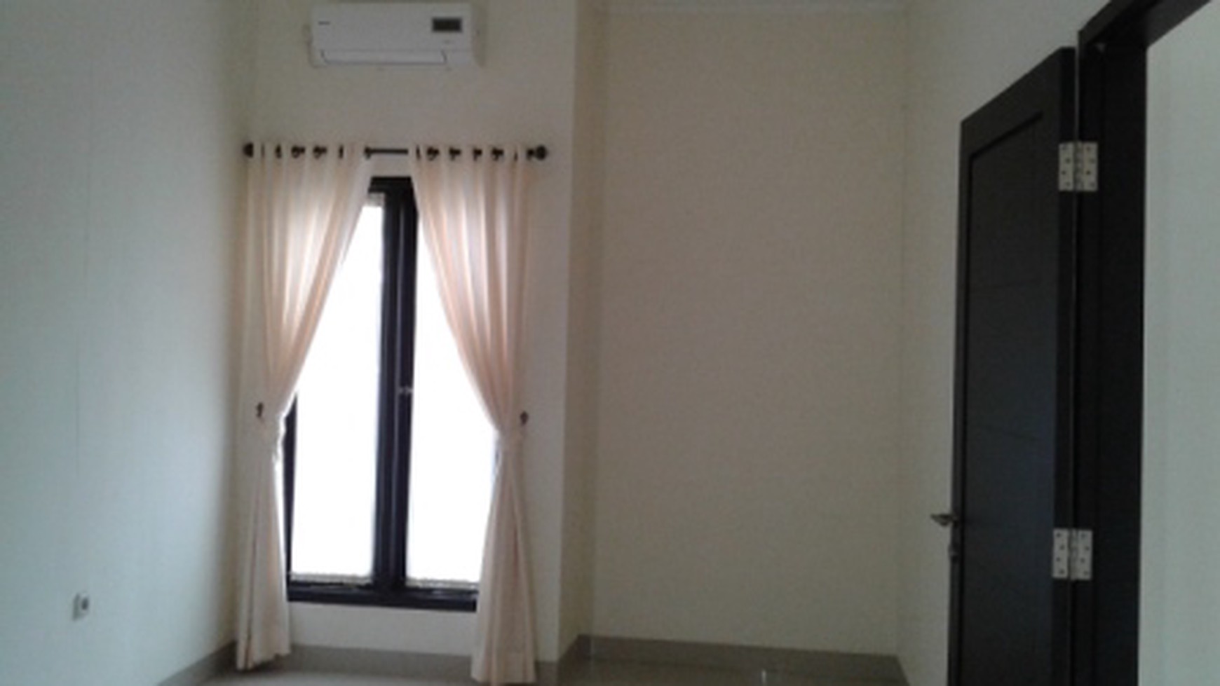 Rumah Cantik Minimalis, 126m dalam cluster