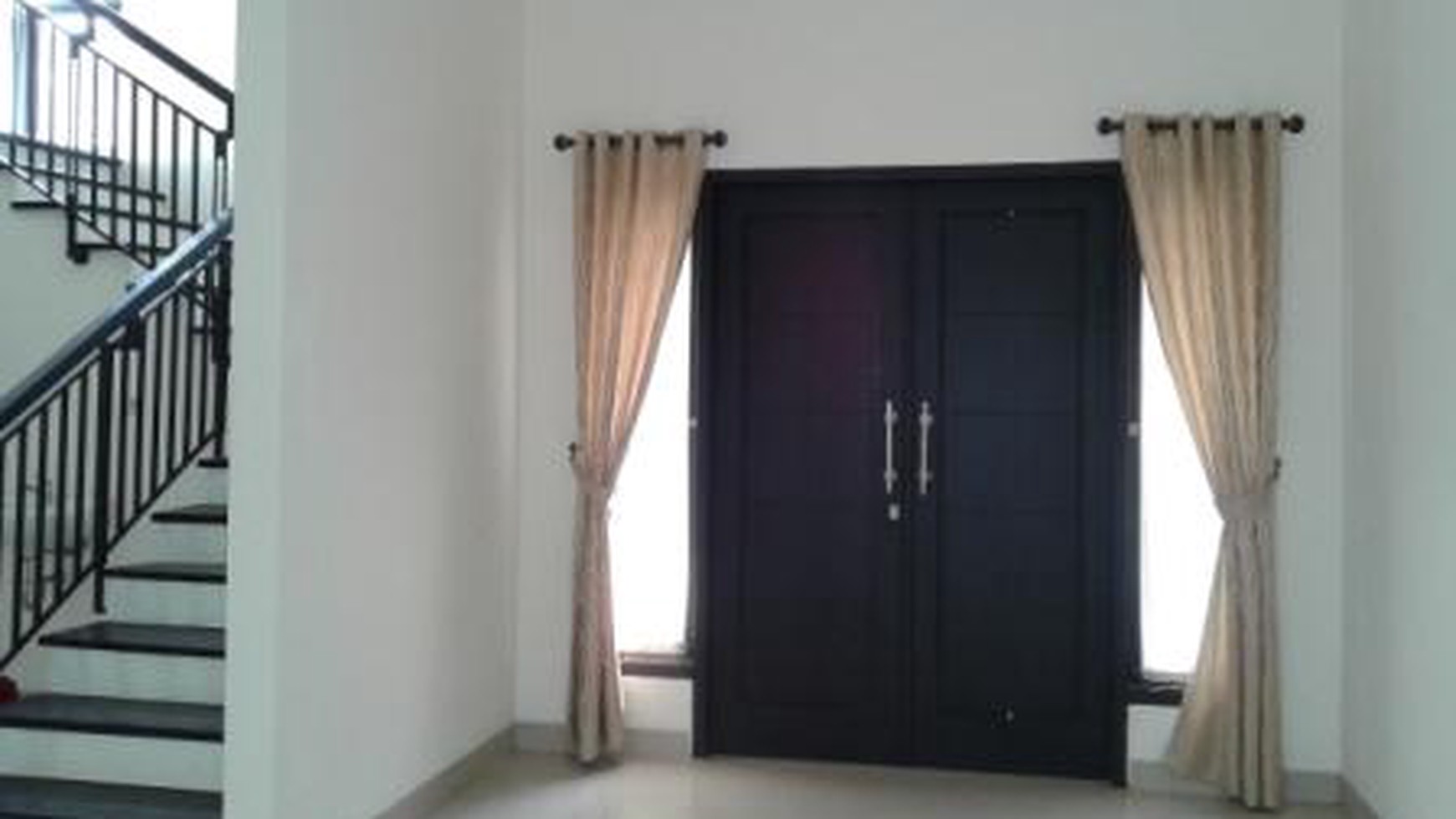 Rumah Cantik Minimalis, 126m dalam cluster