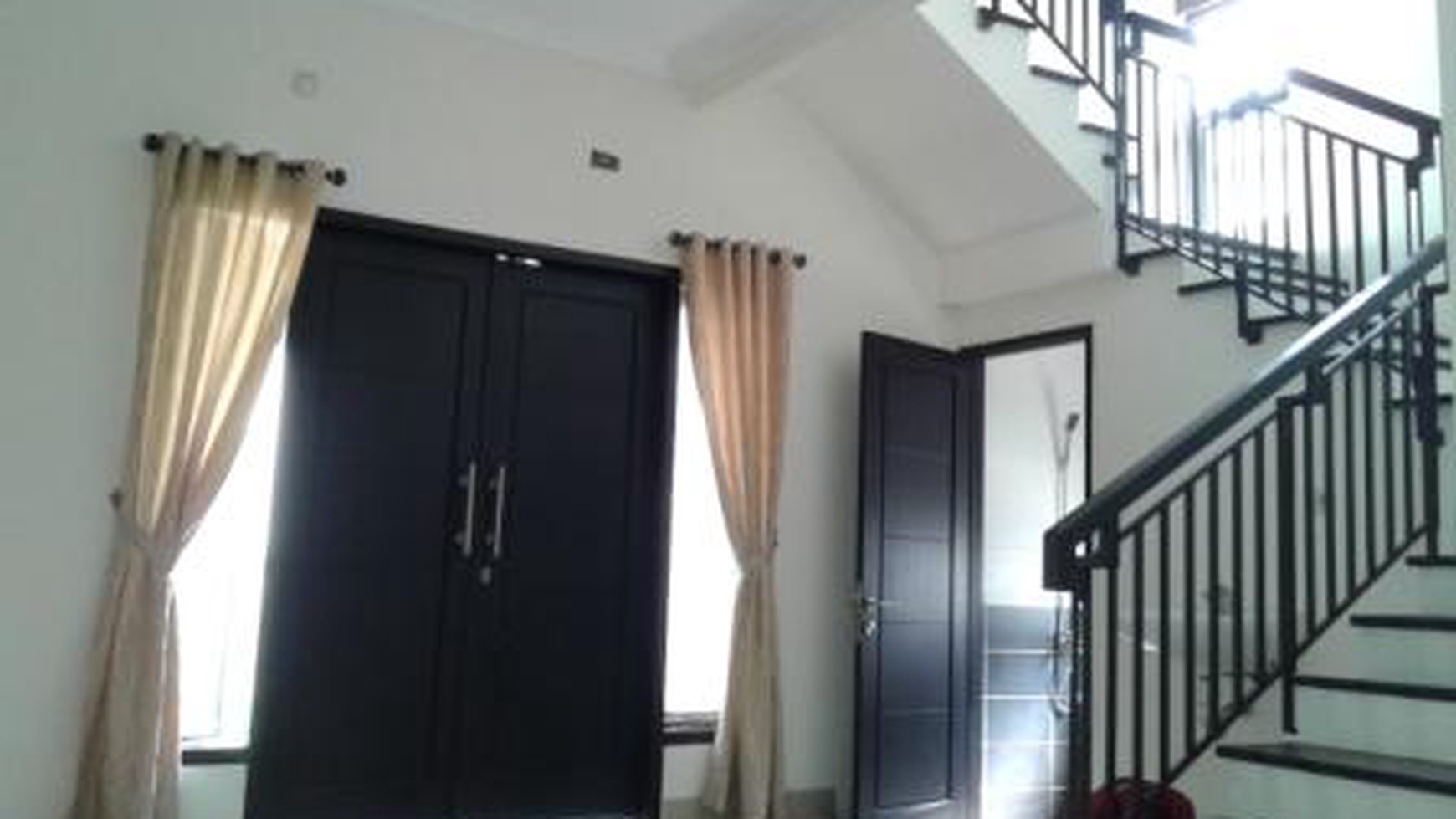 Rumah Cantik Minimalis, 126m dalam cluster