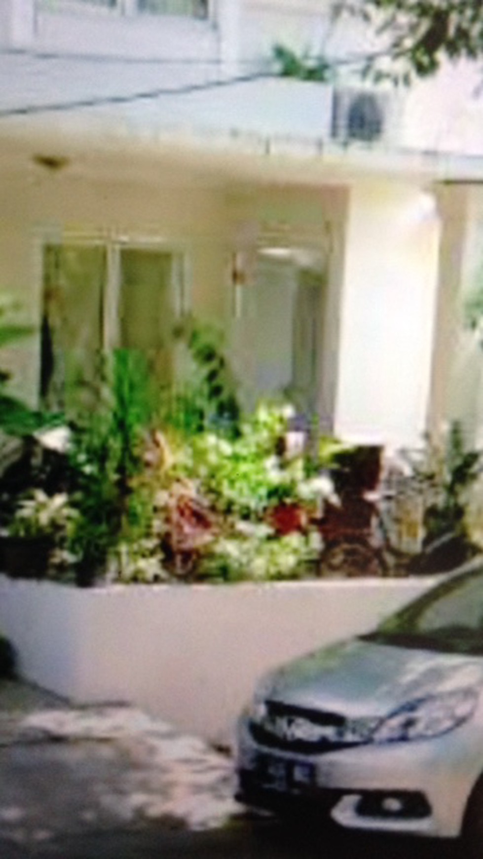 Rumah dalam cluster hook nyaman dan strategis Bintaro 9