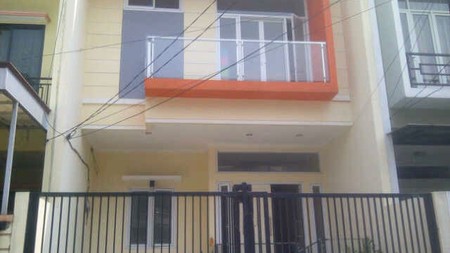 Rumah baru minimalis 2,5 lantai di Sunter Bisma