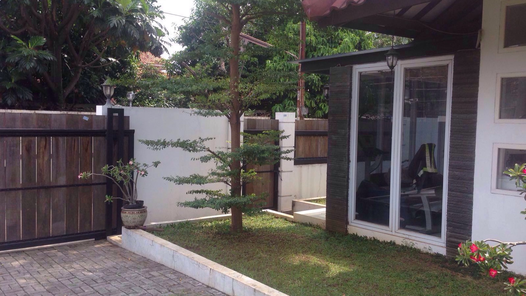 Rumah di Veteran, Bintaro Akses Mudah