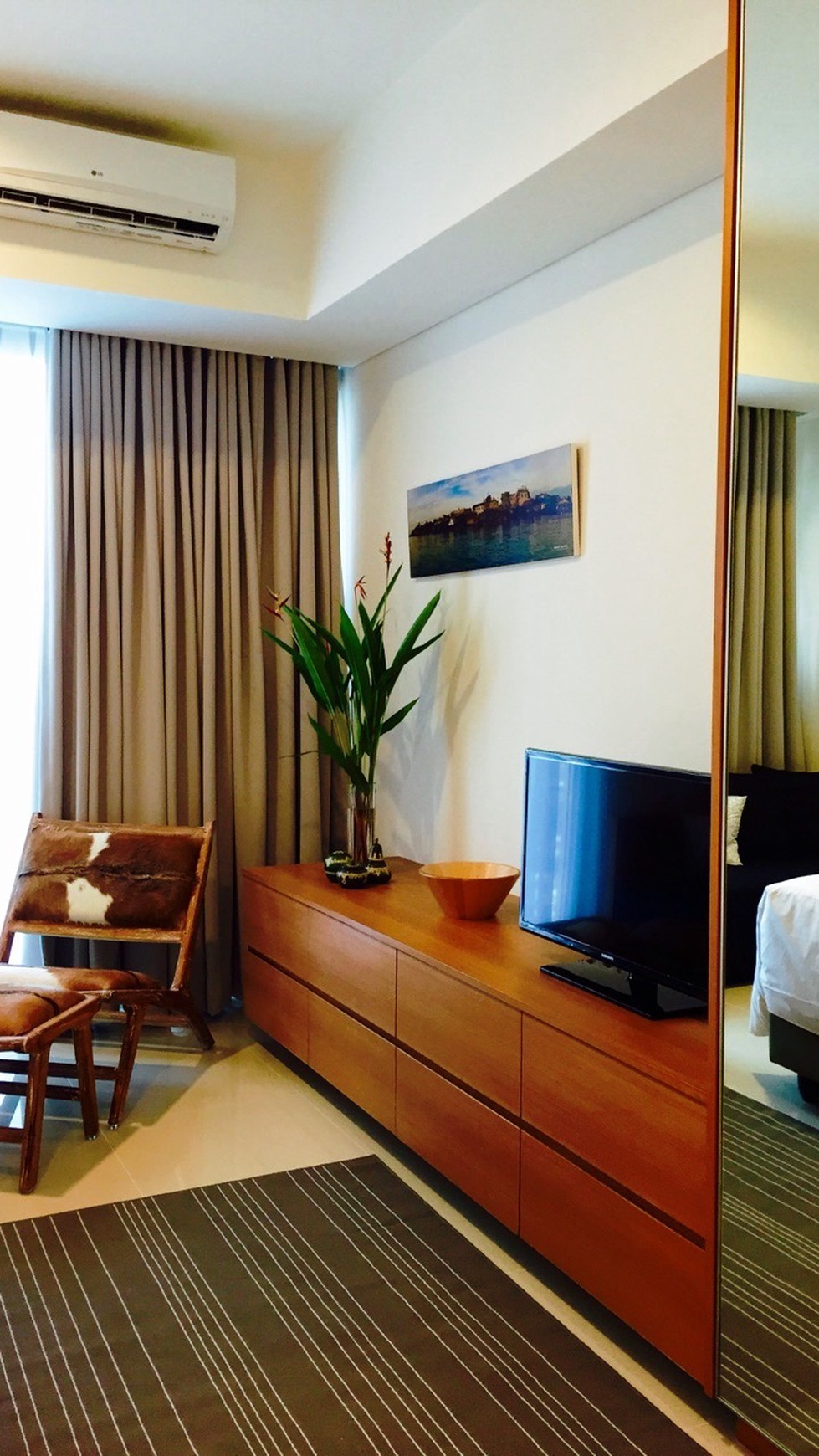 Apartment Luas dan Nyaman di Kawasan Kemang Village, Jakarta