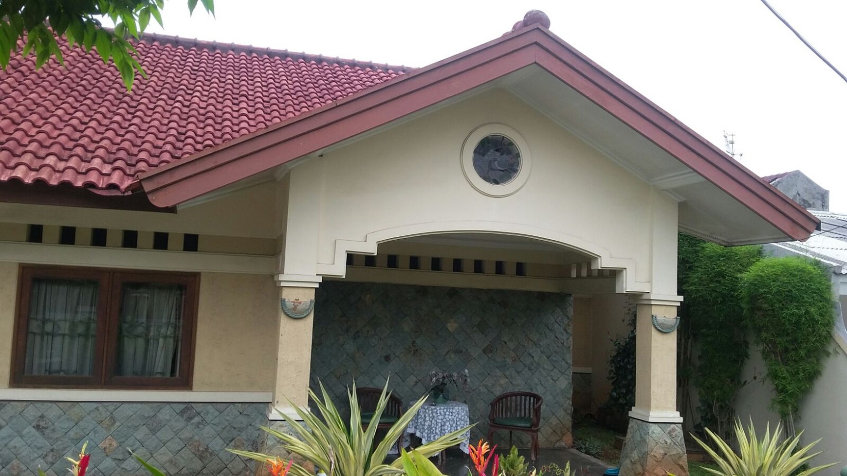 Rumah siap huni,pinggir jalan raya di Pondok Ranji