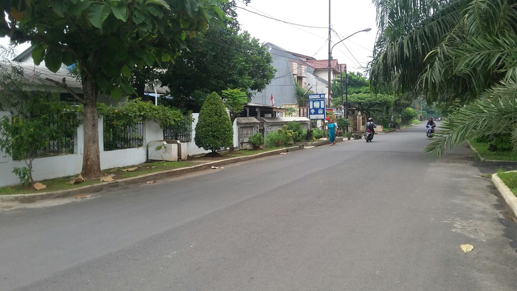 Rumah siap huni,pinggir jalan raya di Pondok Ranji