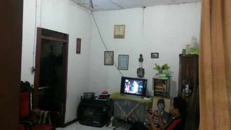 Rumah Tua Hitung Tanah di Kebayoran Baru