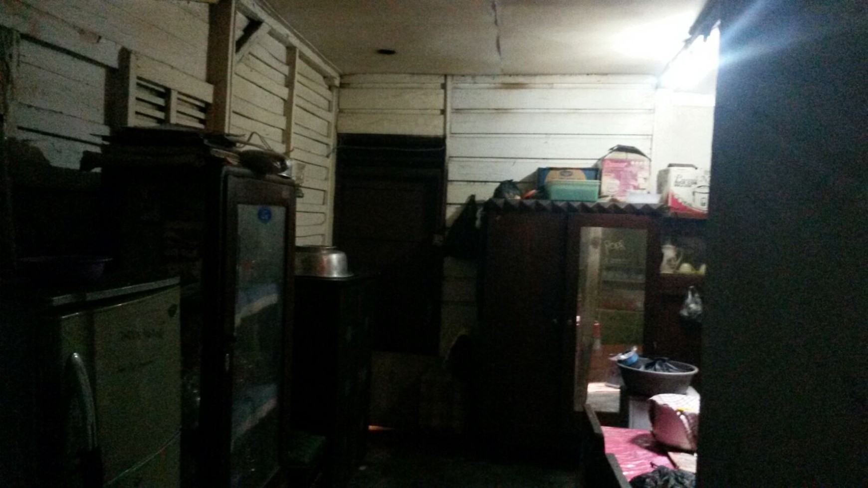 Rumah Tua Hitung Tanah di Kebayoran Baru