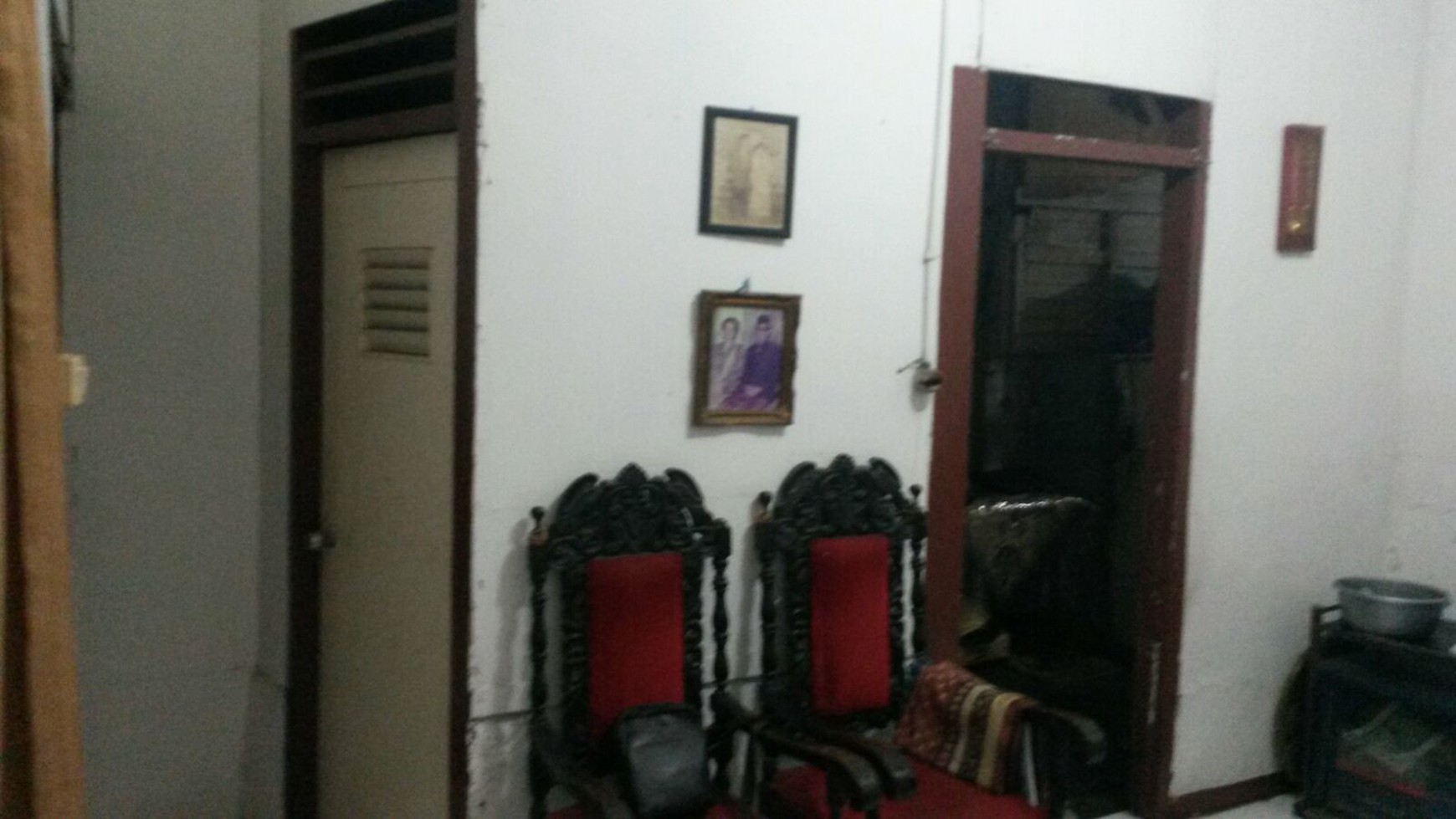 Rumah Tua Hitung Tanah di Kebayoran Baru