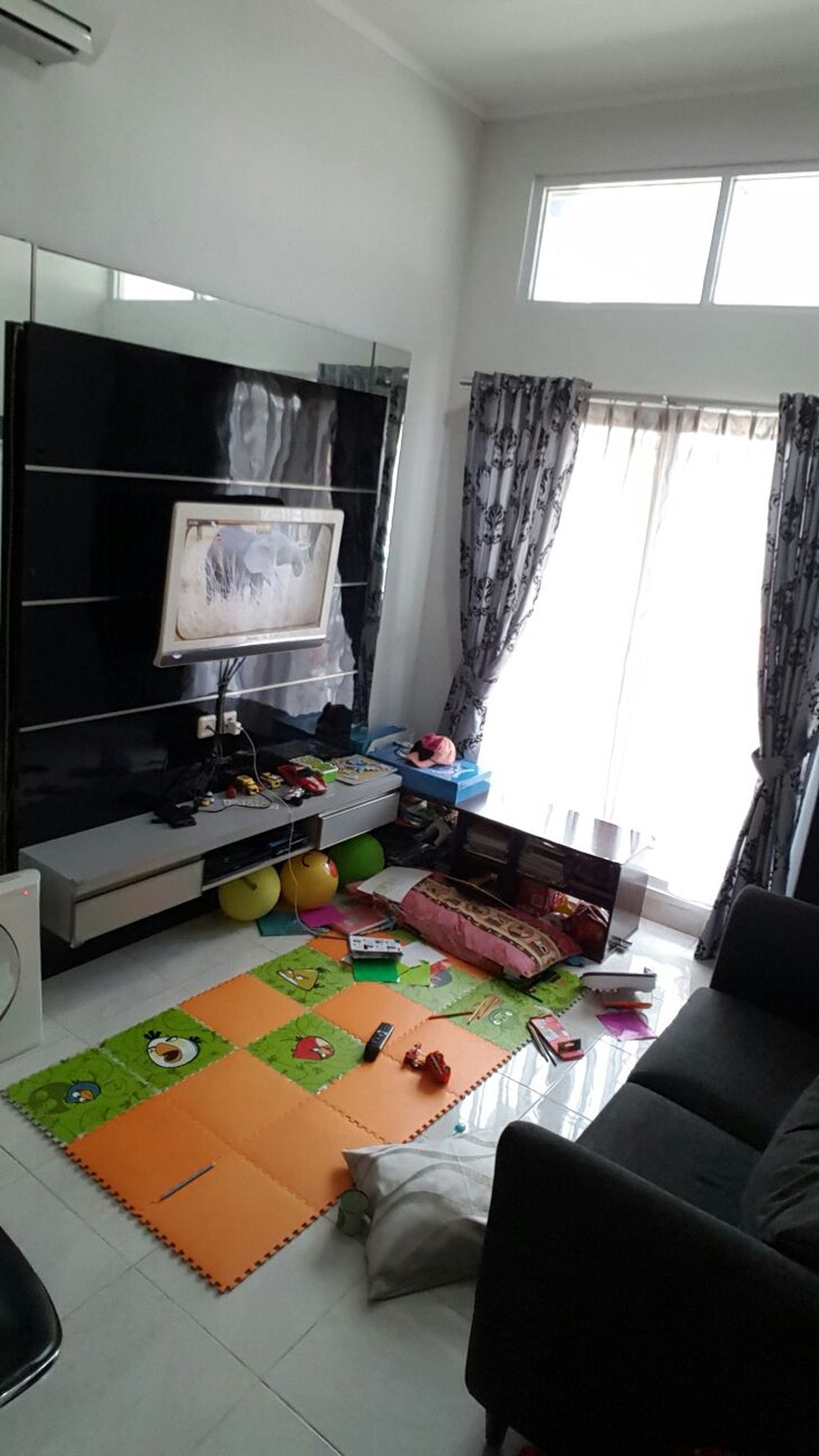 Rumah Mungil Dalam Cluster Di Sekitar Bintaro