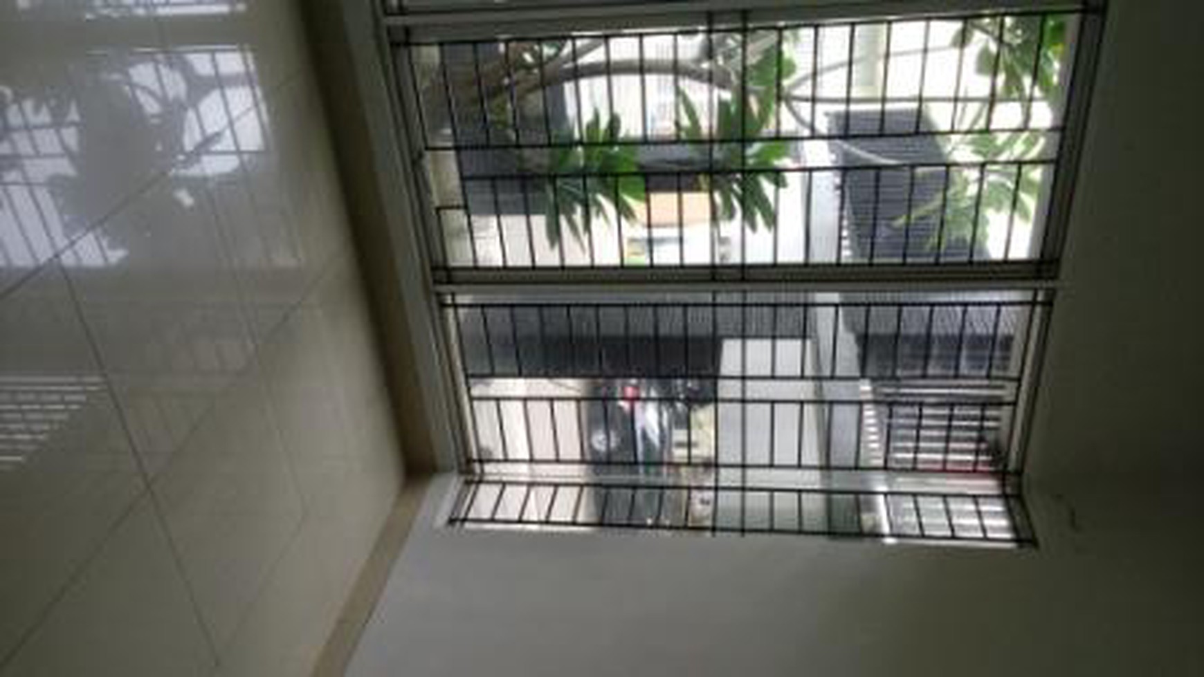 Hunian Tenang Dalam Cluster Di Bintaro #EU