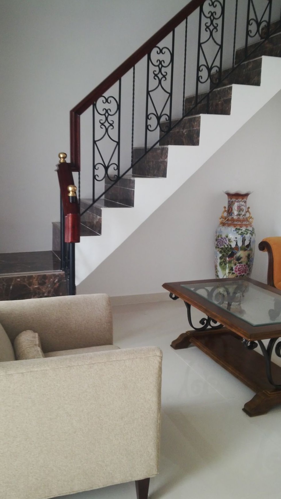 Rumah Lux, hrg  terjangkau di Graha Raya