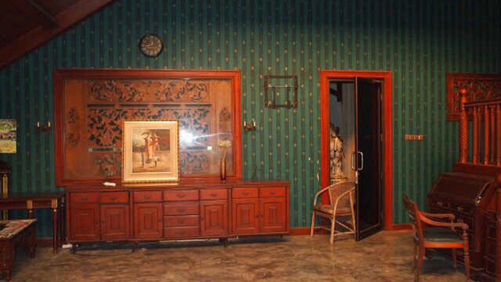 Rumah Unik Nuansa Villa di Cibubur Jakarta Timur