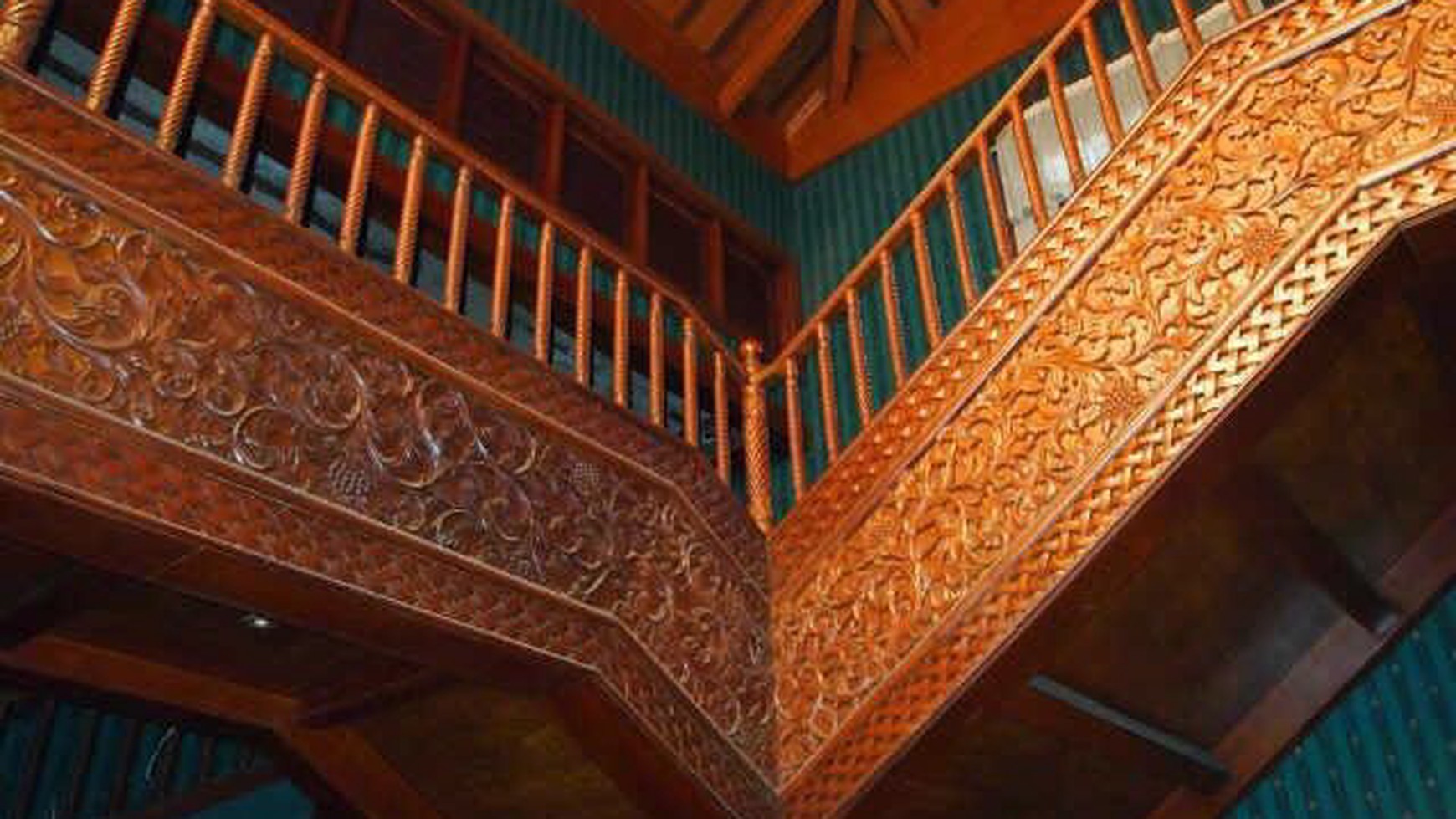 Rumah Unik Nuansa Villa di Cibubur Jakarta Timur