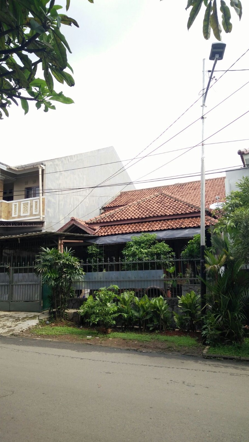 Rumah siap huni di Sektor 2 Bintaro Jaya