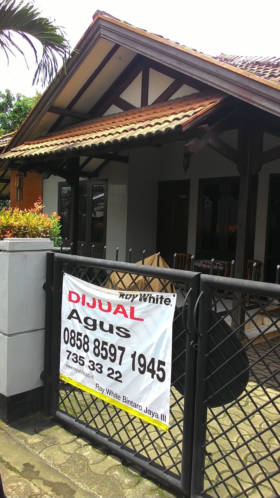 Rumah Bagus,lokasi strategis,lt400m/lb200m,siap huni di Kesehatan Bintaro