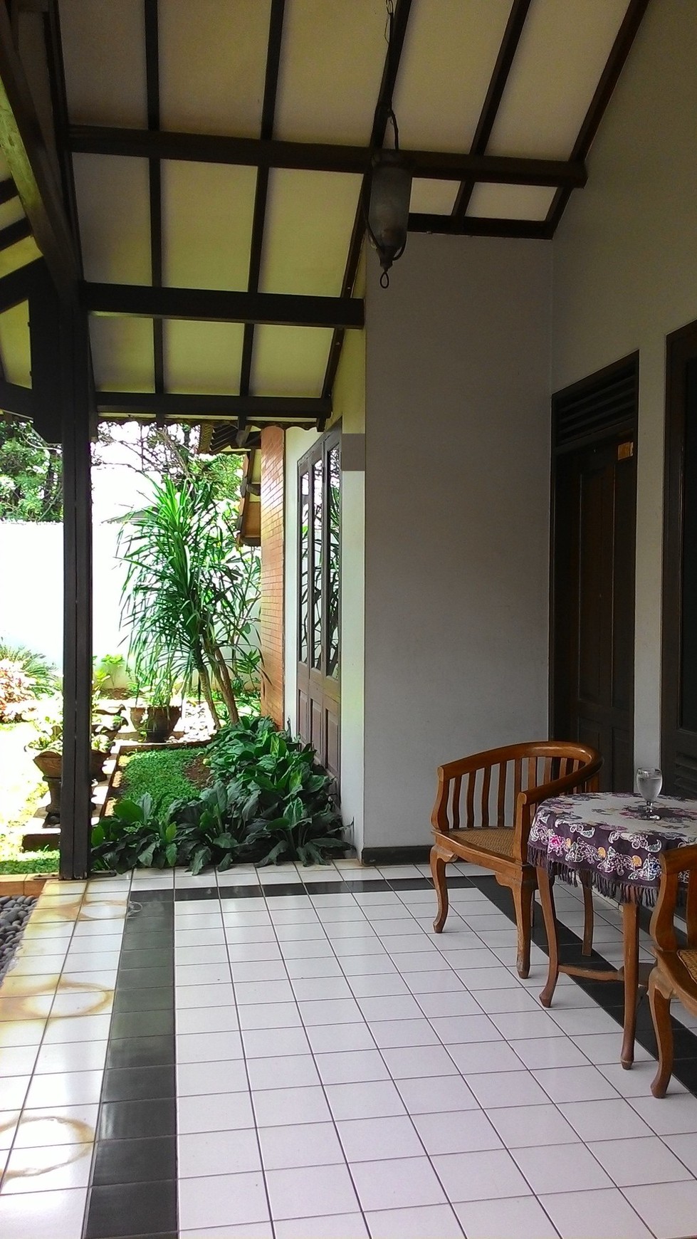 Rumah Bagus,lokasi strategis,lt400m/lb200m,siap huni di Kesehatan Bintaro