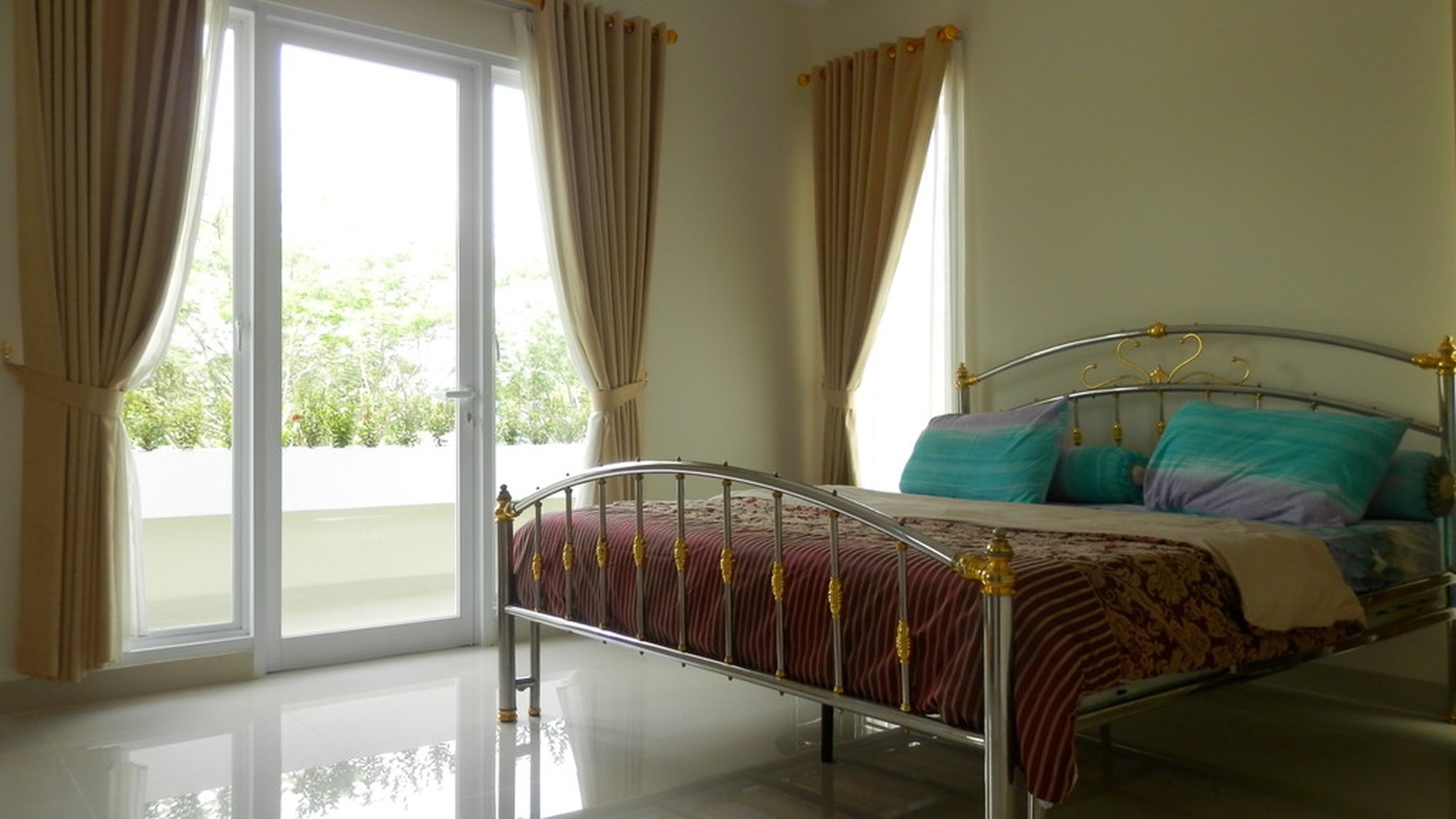 Rumah di Green Park Bouleard, Jatiwarna