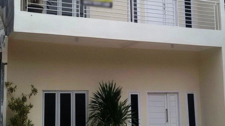 Rumah Nyaman dan Siap Huni di Kawasan Mahagoni Park, Graha Raya, Bintaro