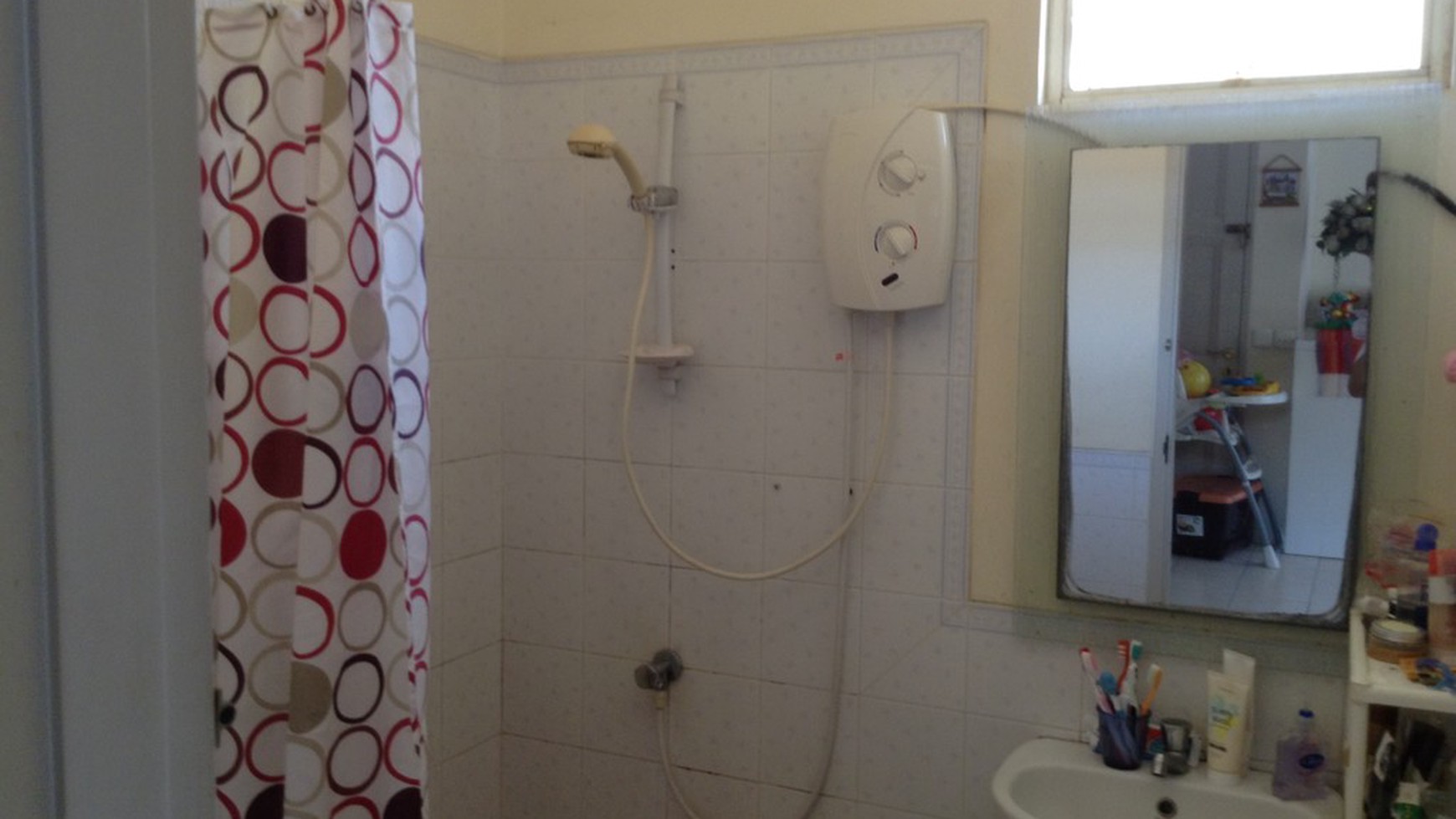 Dijual 2 Townhouse Jadi 1 Di Lantai Yang Sama Taman Ayu- Lippo Karawaci