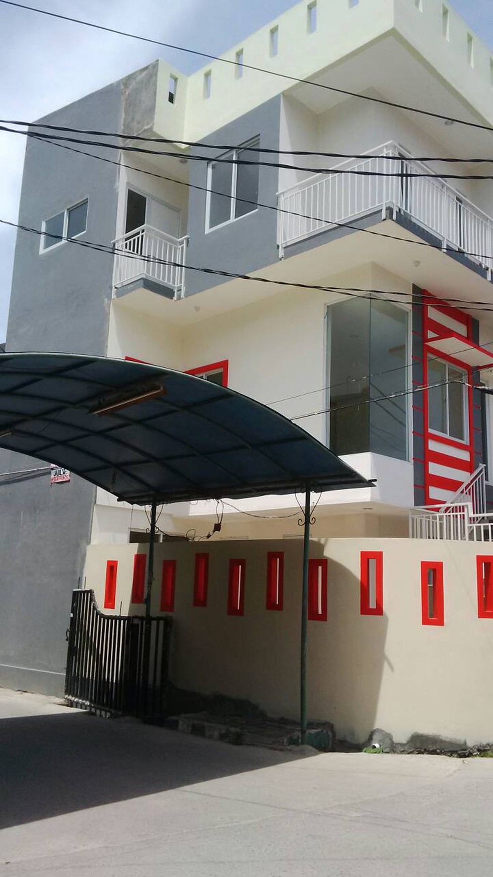 Rumah Hoek 3 lantai, Harga Nego  di Sunter