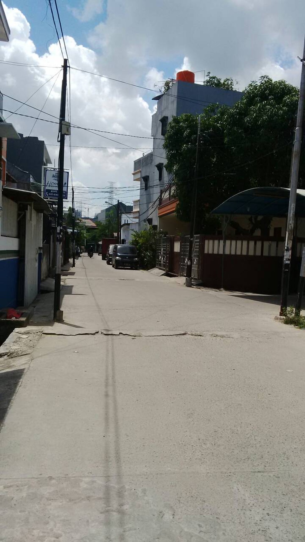 Rumah Hoek 3 lantai, Harga Nego  di Sunter