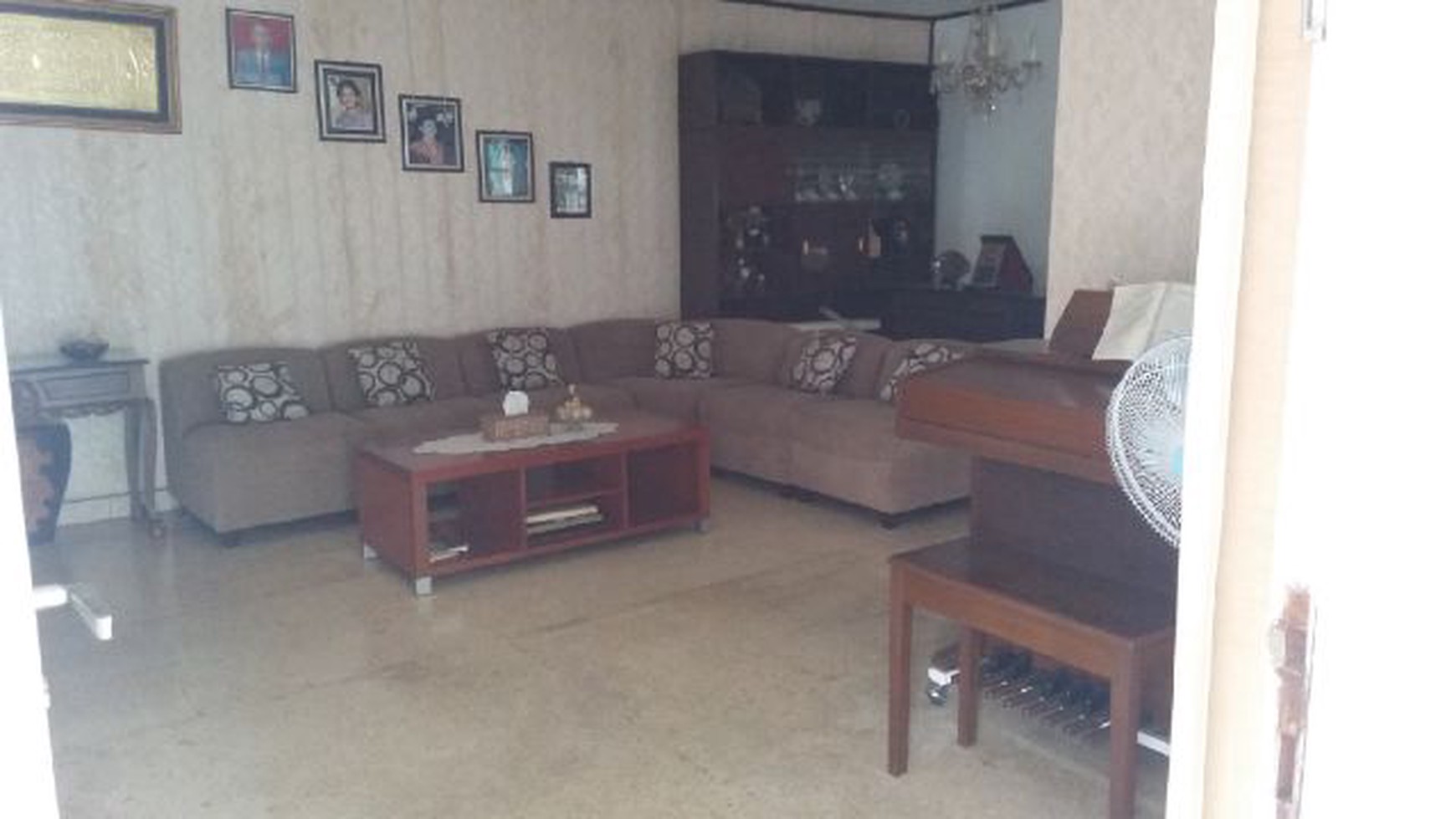 RUMAH BESAR  COCOK UNTUK KOS-KOS AN P. BETUNG BINTARO
