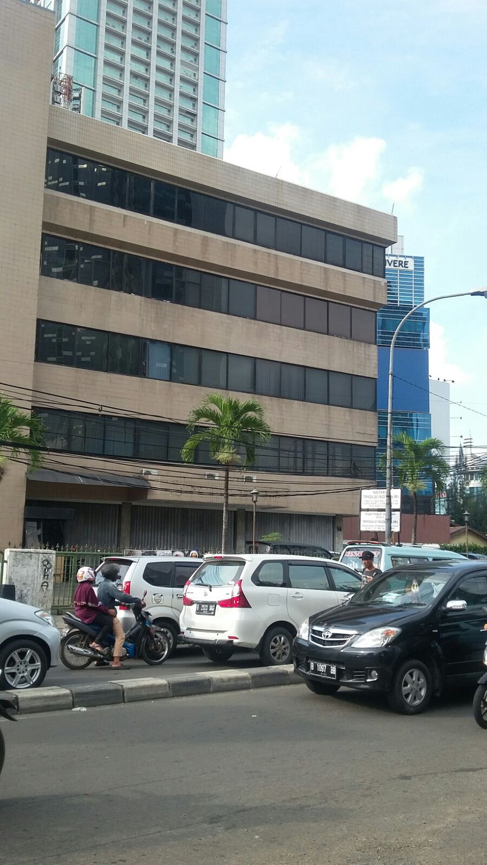 Ruang Usaha,cocok Buka usaha,pinggir jalan di Jakarta Barat