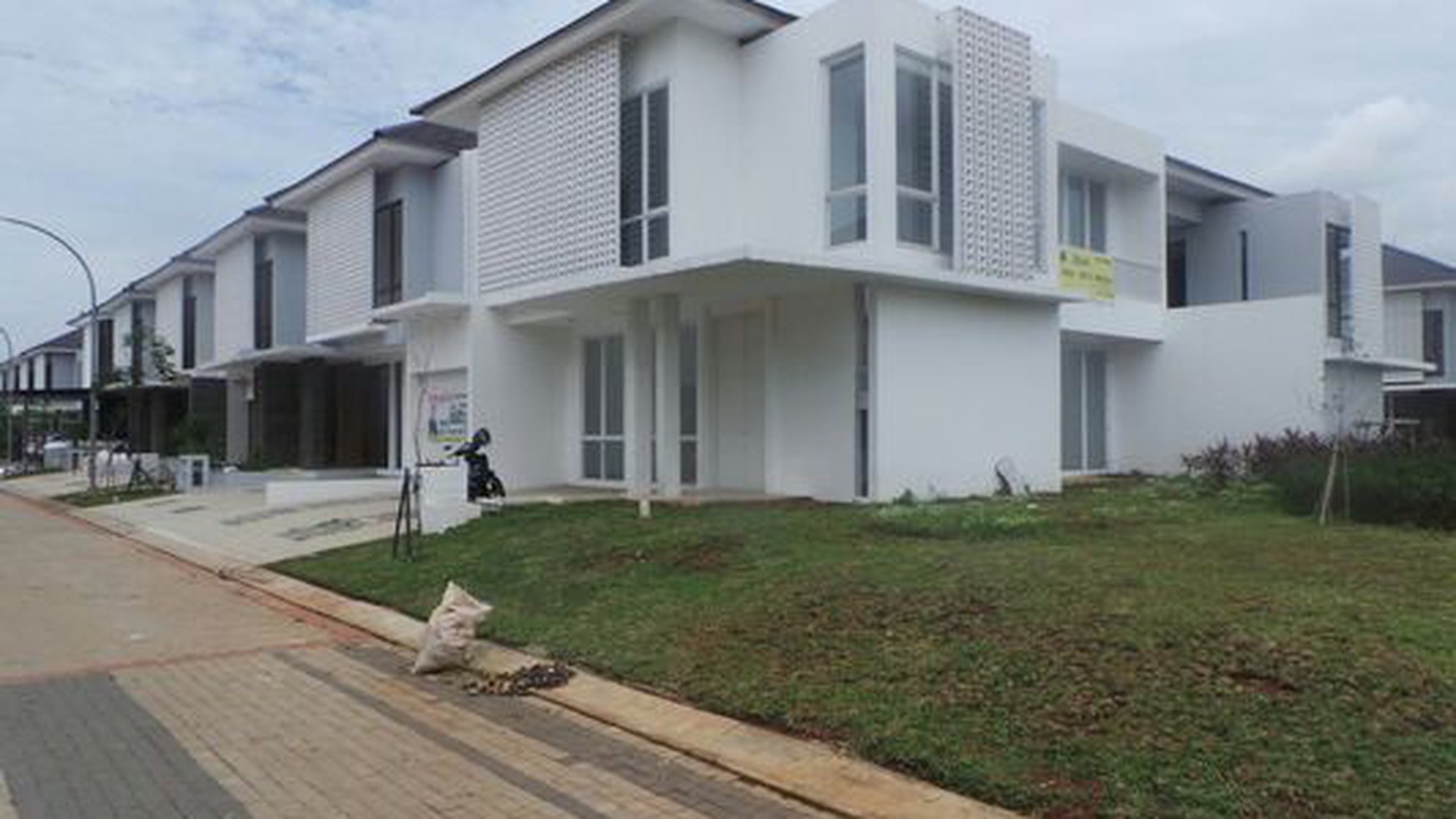 Rumah Brand New,Bagus,Dalam cluster di Sektor 9 Bintaro Jaya