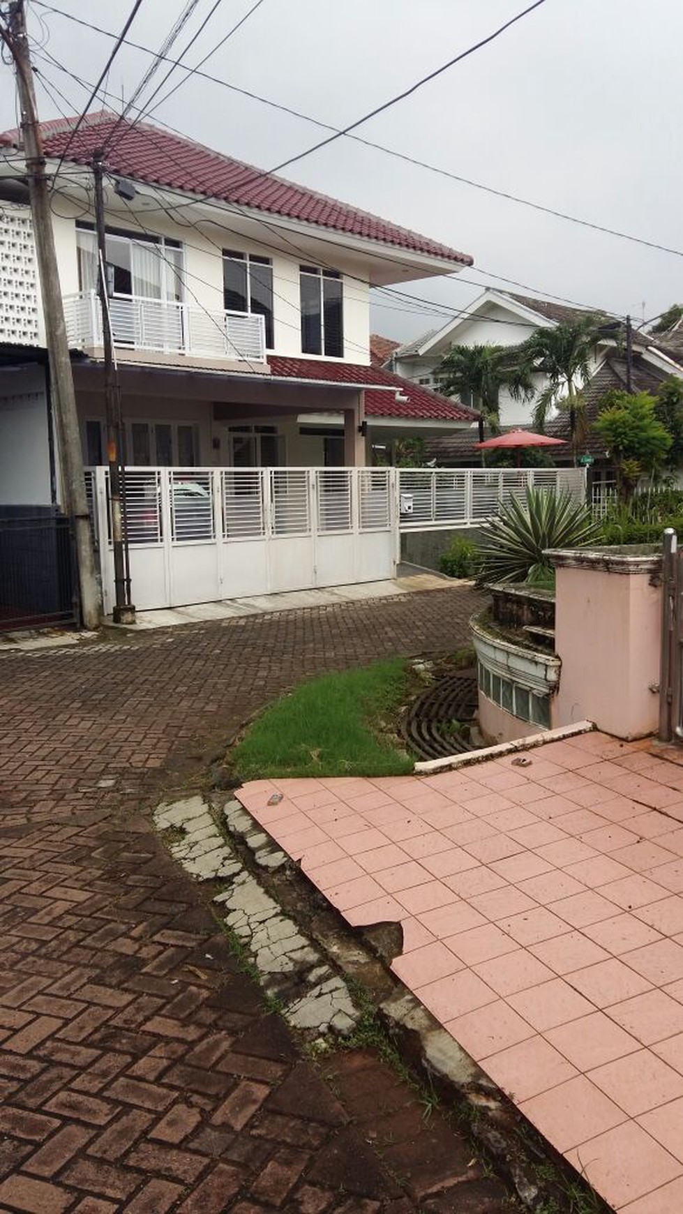 Rumah Nyaman Dalam Perumahan Bintaro Sektor 3