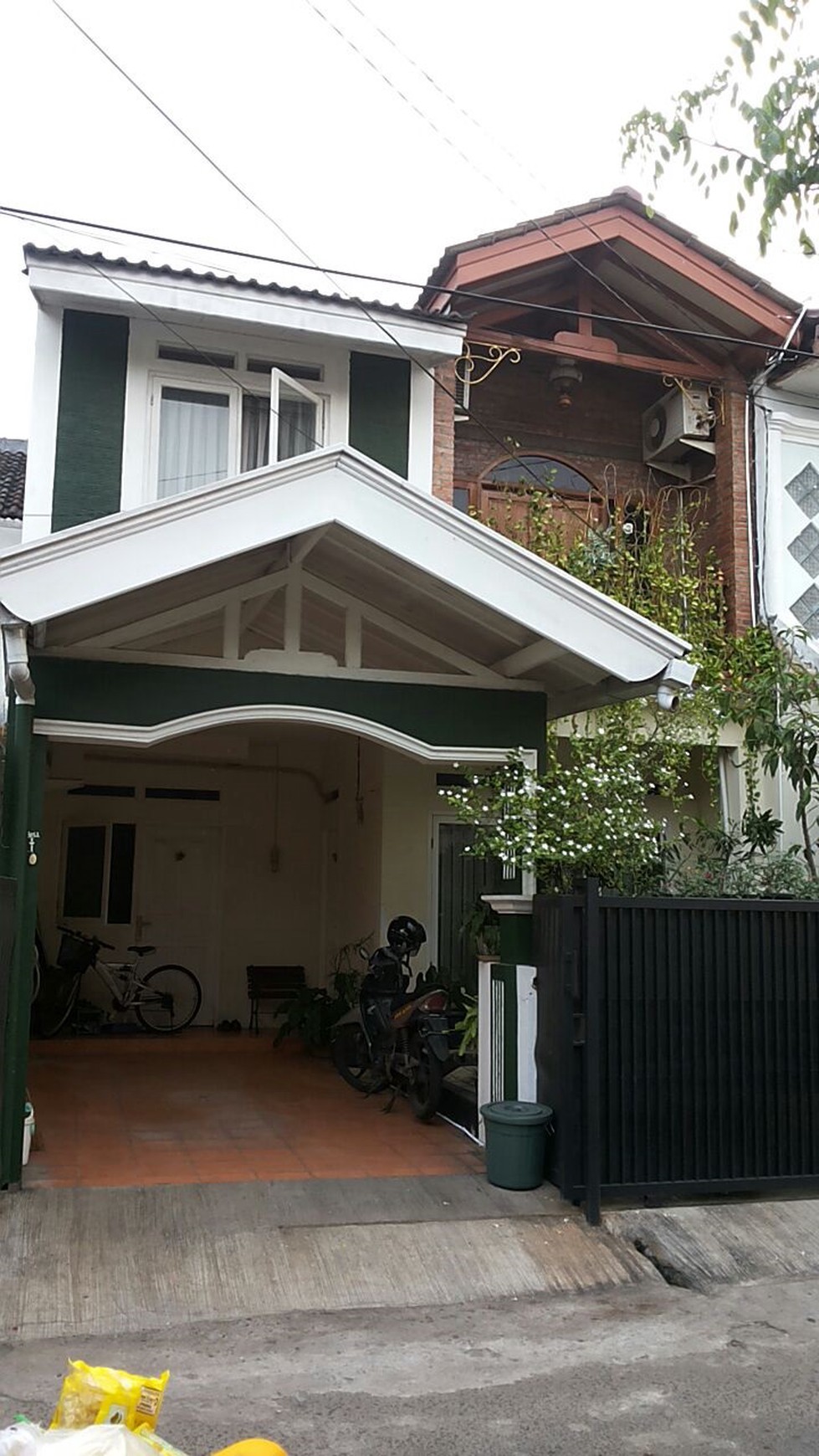 Rumah Bagus,hadap timur,siap huni,Sektor 2 Kepodang