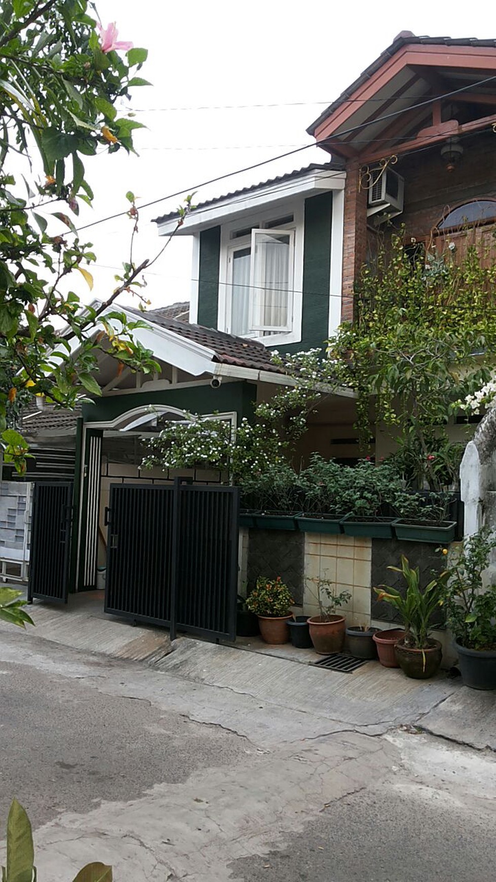 Rumah Bagus,hadap timur,siap huni,Sektor 2 Kepodang