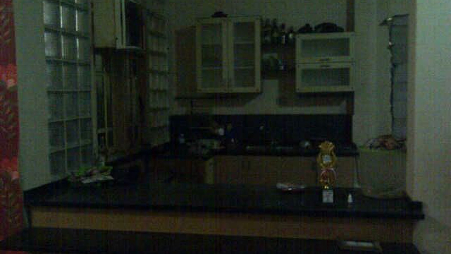 Rumah Bagus,dekat SMA 90 10 menit pintu tol petukangan selatan