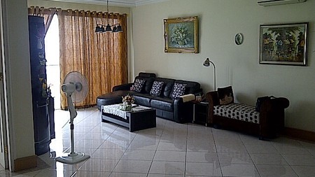 Rumah Tua Hitung Tanah di Kebayoran Baru