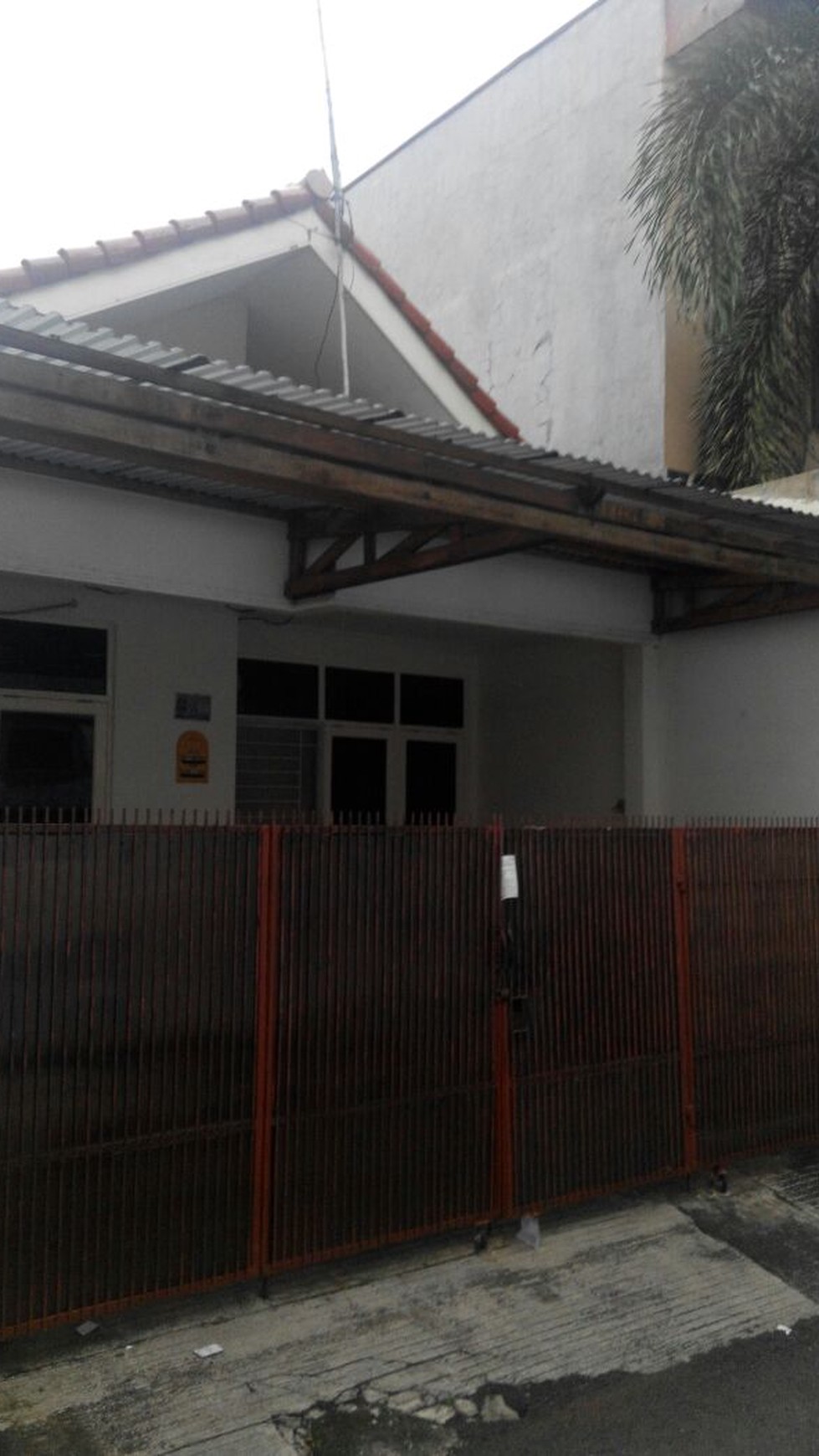 Hunian standard 1 1/4 lantai ,Renov, Harga nego di Kampung Ambon Jakarta Timur