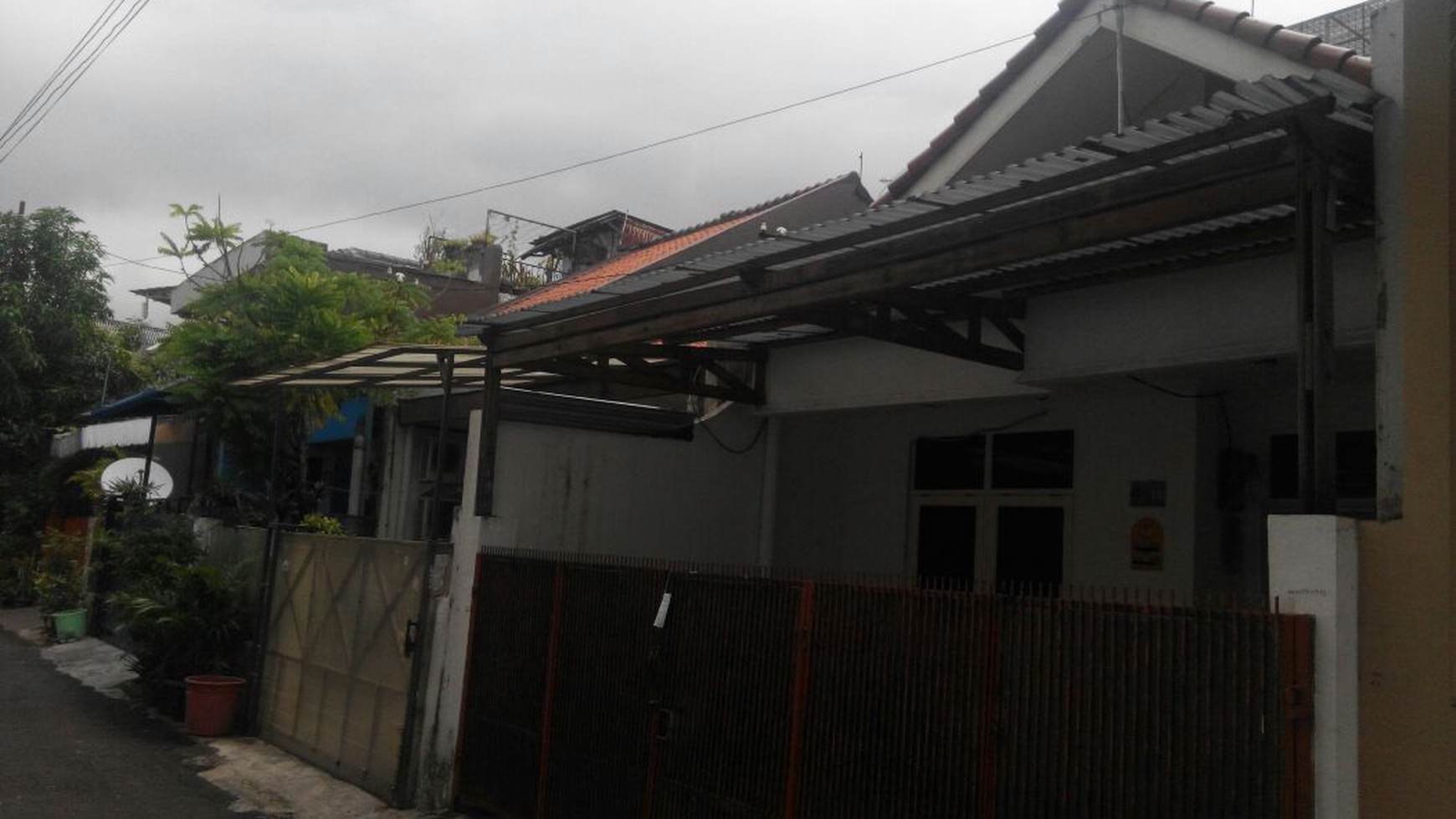 Hunian standard 1 1/4 lantai ,Renov, Harga nego di Kampung Ambon Jakarta Timur