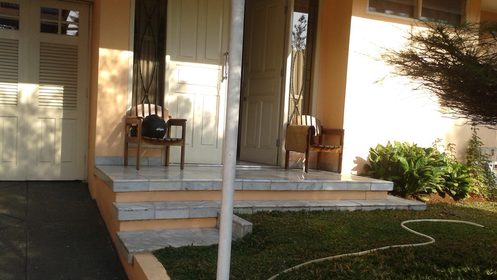 Rumah Asri di Modern Hill Pondok Cabe