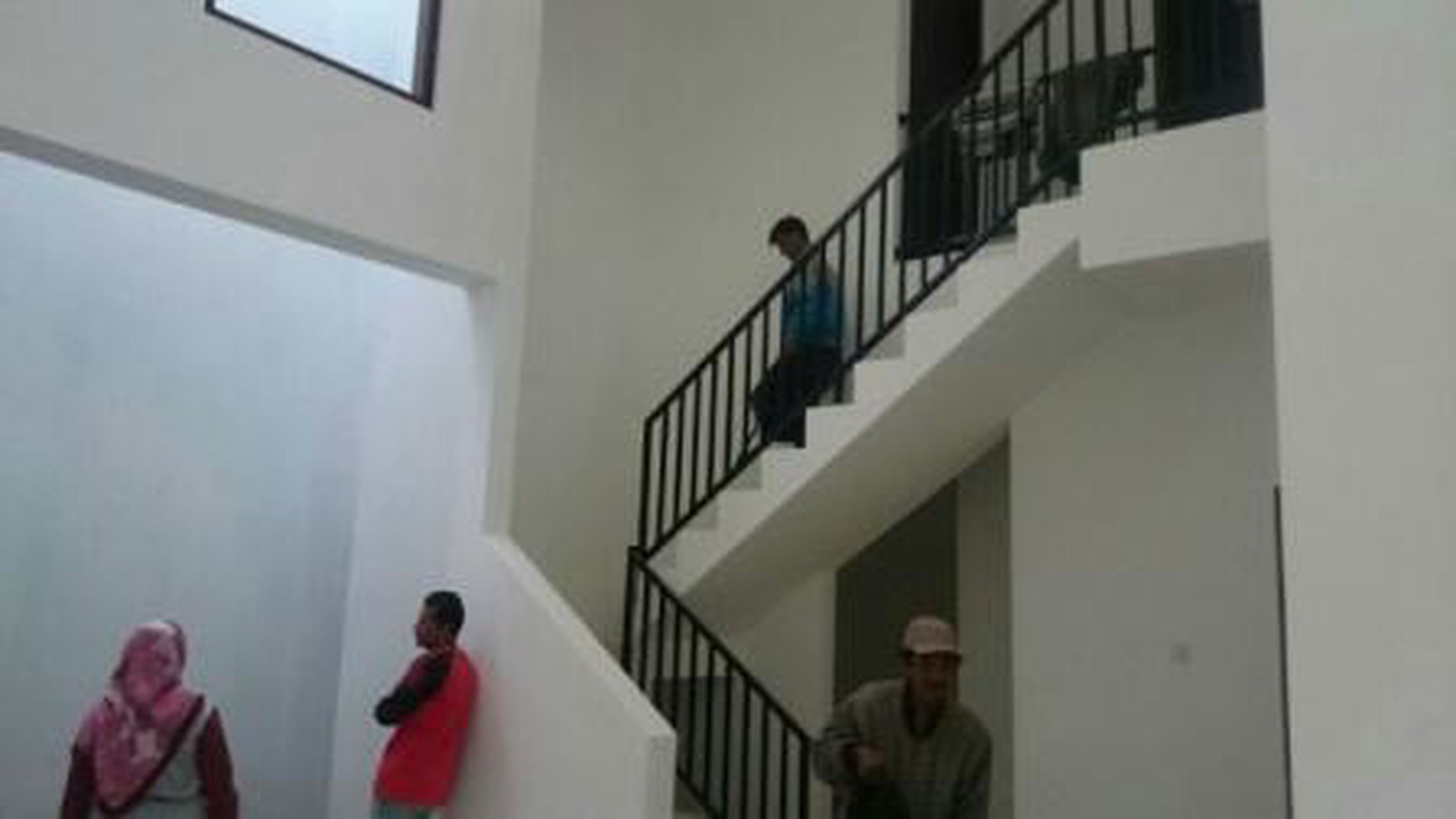 Rumah Dalam Cluster Di Bintaro Sektor 9 #EU