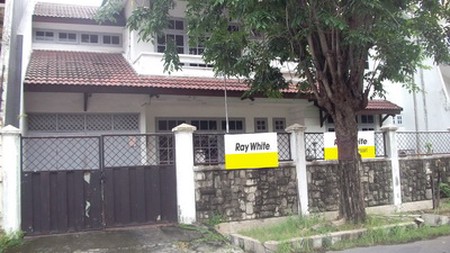 Rumah Bagus, Lingkungan Elite, Row Jalan Lebar, Terawat + SIAP HUNI