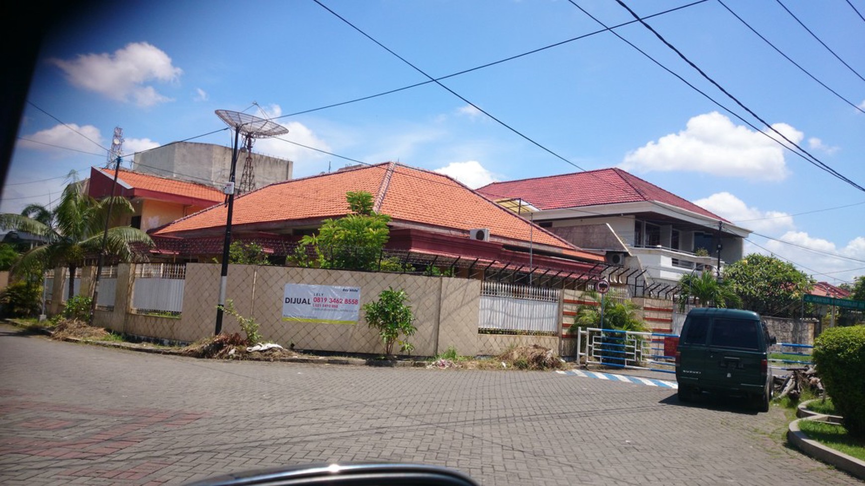 Rumah lokasi strategis di manyar kertoarjo